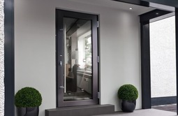 Алюминиевые двери в частный дом